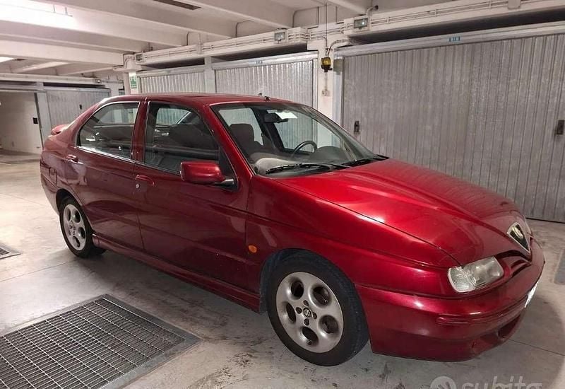 Usata Alfa Romeo 146 144 CV (105 kW) 1999 Utilitaria