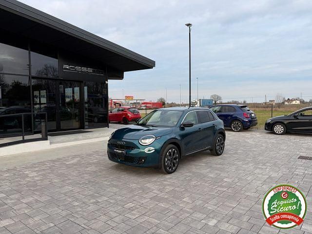 Usata Fiat 600 La Prima 101 CV (74 kW) 2025 Verde Berlina