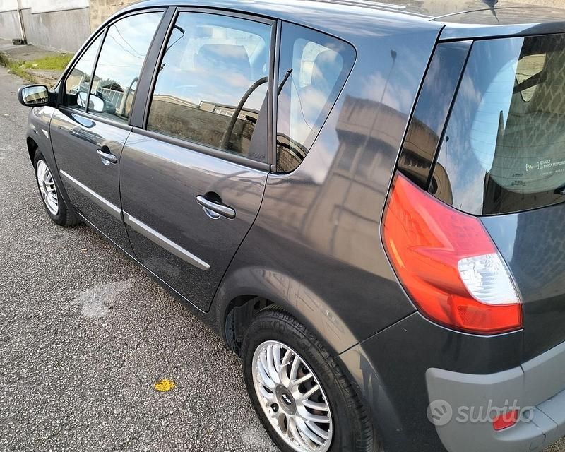Usata Renault Scénic II Authentique 106 CV (77 kW) 2007 Grigio Monovolume