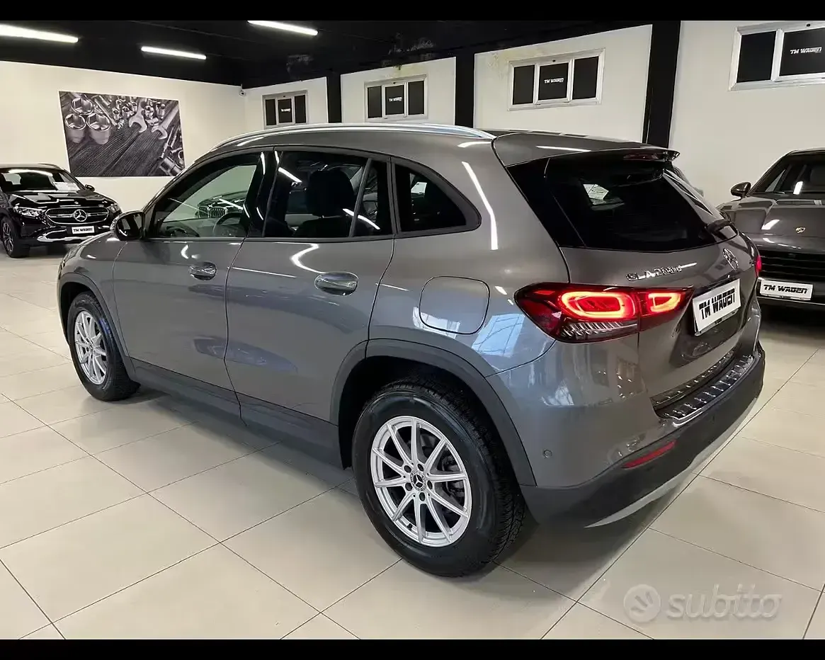 Usata Mercedes GLA200 Business 150 CV (110 kW) 2022 Grigio SUV