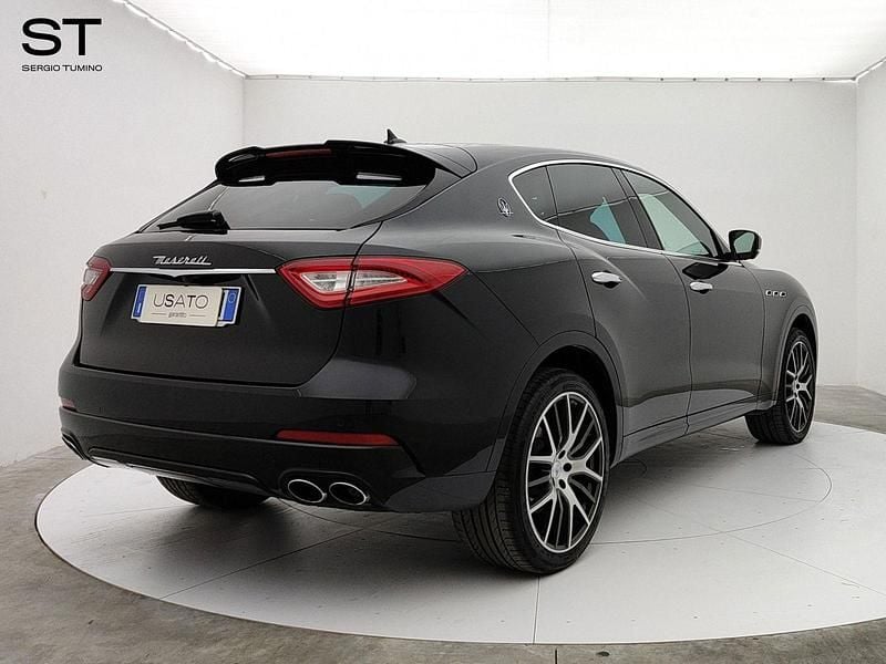Usata Maserati 430 430 CV (316 kW) 2018 Nero Station wagon