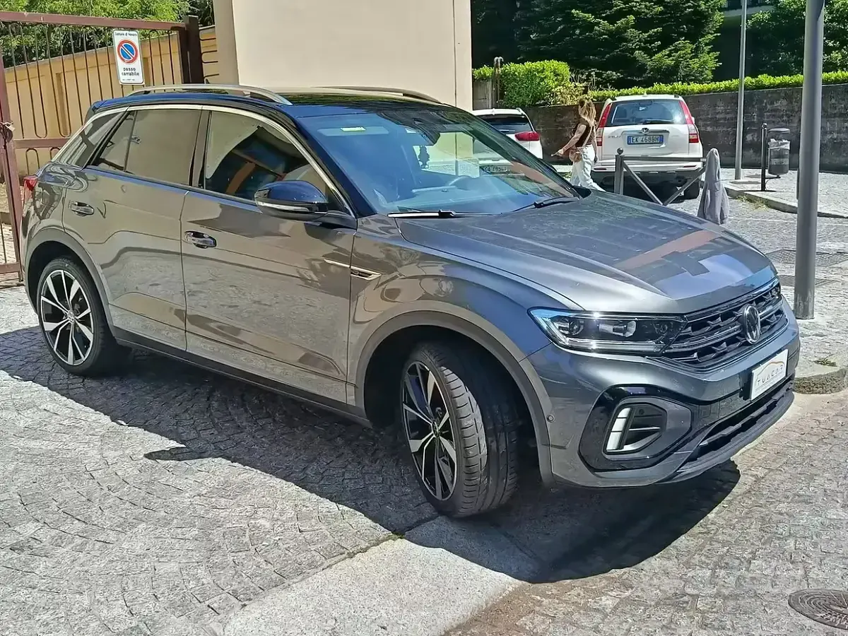 Usata VW T-Roc R-line Plus 150 CV (110 kW) 2025 Grigio SUV