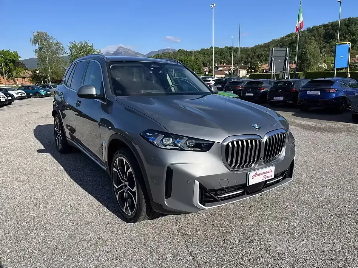 Usata BMW X5 298 CV (219 kW) 2023 Grigio SUV