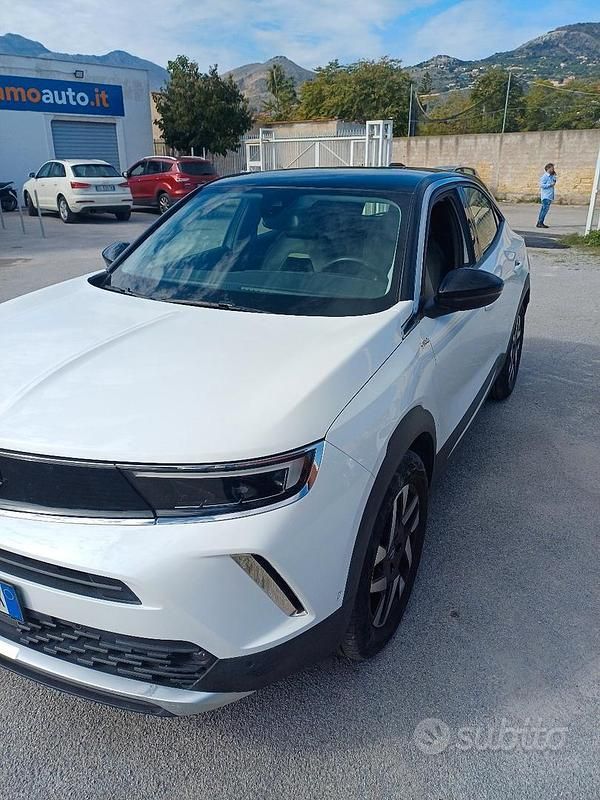 Usata Opel Mokka Elegance 131 CV (96 kW) 2021 Bianco SUV