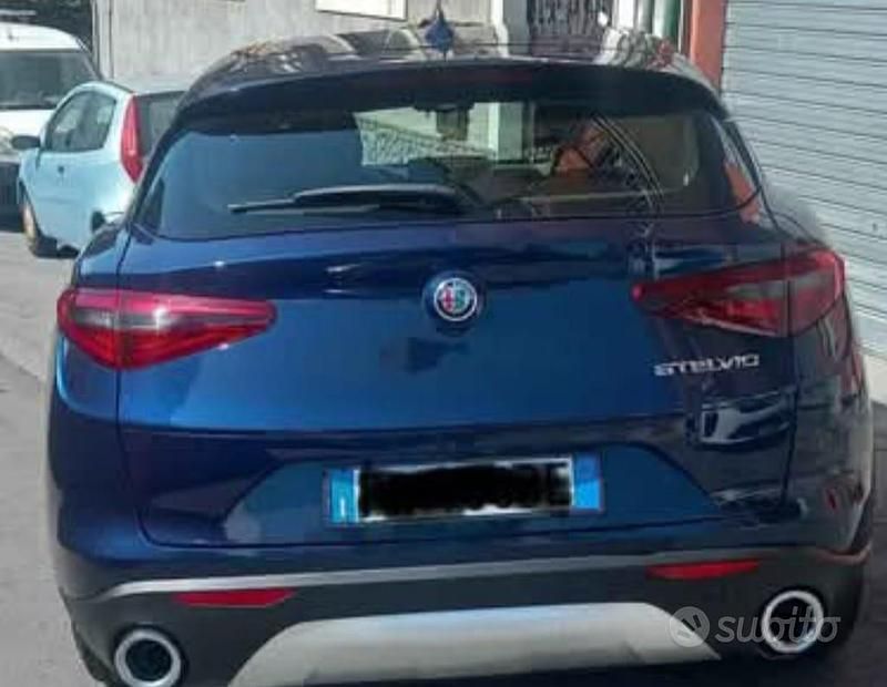 Usata Alfa Romeo Stelvio 160 CV (117 kW) 2019 Blu SUV