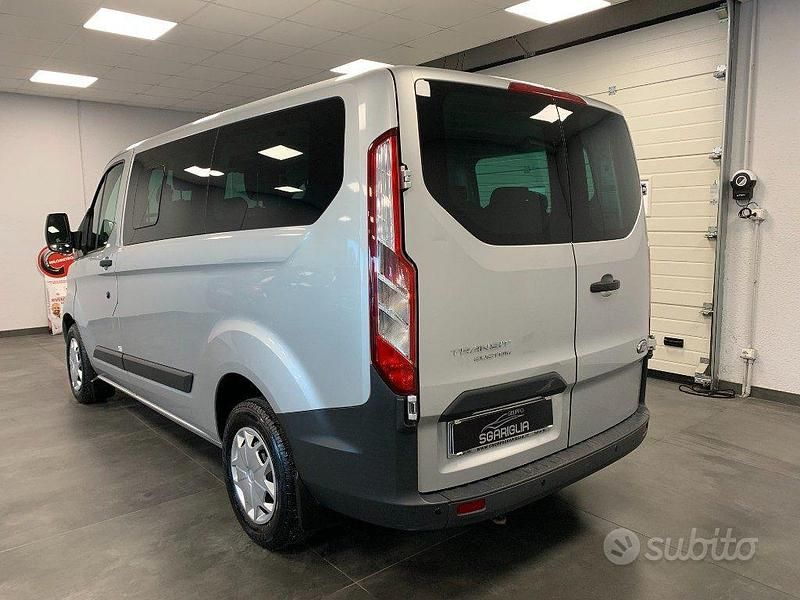 Begagnad Ford Transit Custom 125 HK (91 kW) 2015 Grå Kombi