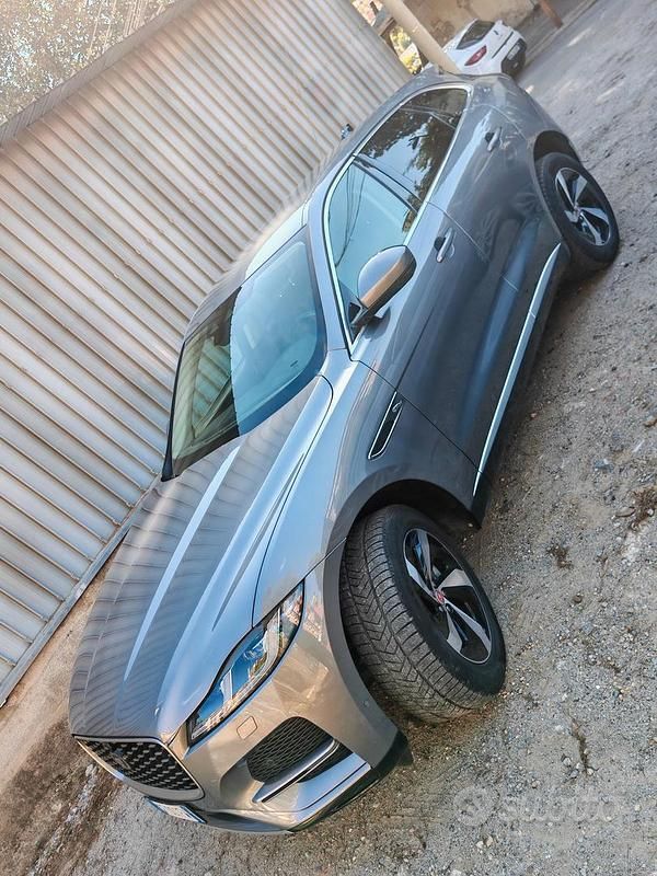 Usata Jaguar F-Pace 204 CV (150 kW) 2021 Grigio SUV