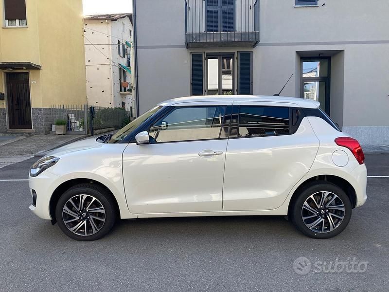 Usata 2021 Suzuki Swift Due volumi | 15.000 € (Buon prezzo) - Immagine 1/4