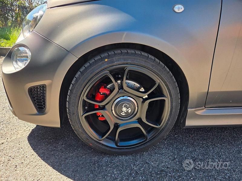 Usata Abarth 595 165 CV (121 kW) 2022 Grigio Utilitaria