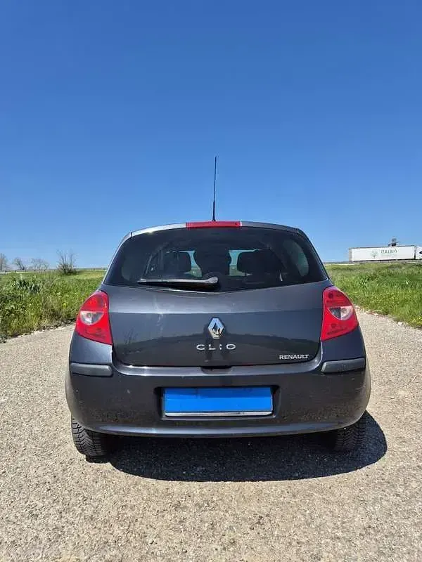 Usata Renault Clio II LE 86 CV (63 kW) 2007 Grigio Berlina