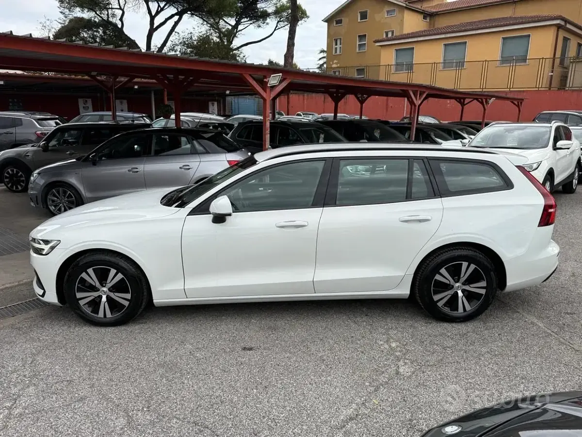 Usata Volvo V60 Business Edition 150 CV (110 kW) 2020 Bianco Station wagon
