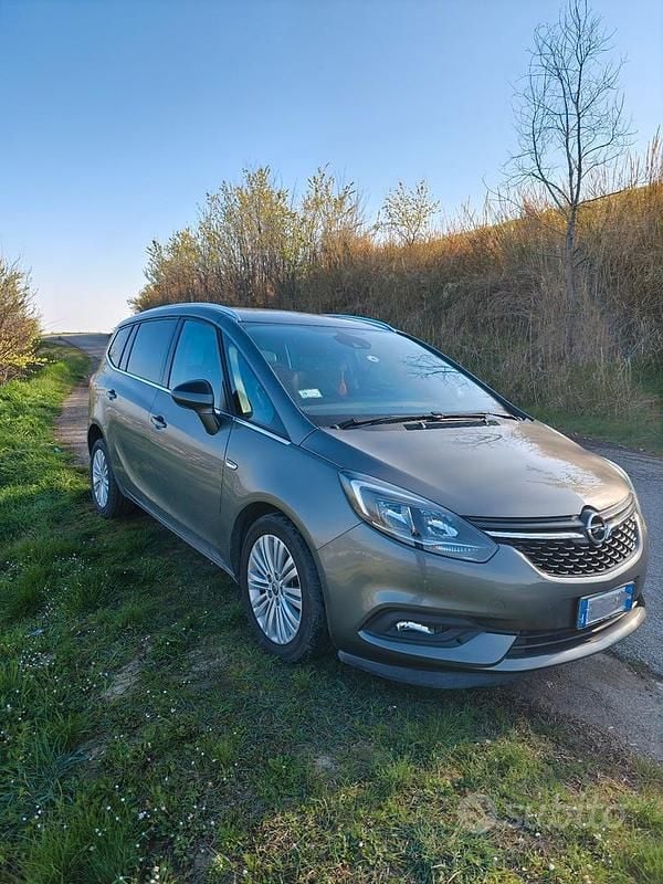 Usata Opel Zafira 150 CV (110 kW) 2018 Monovolume