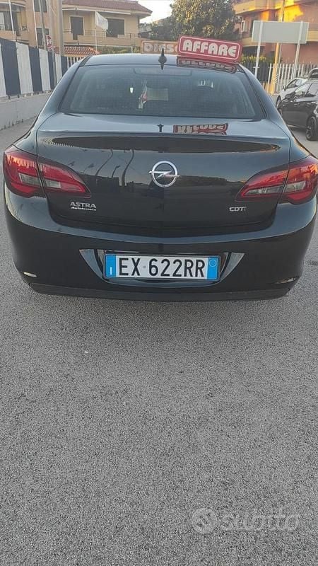 Usata Opel Astra 110 CV (80 kW) 2015 Nero Berlina