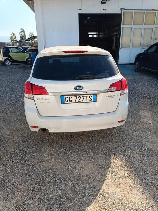 Usata Subaru Legacy 2012 Bianco Station wagon