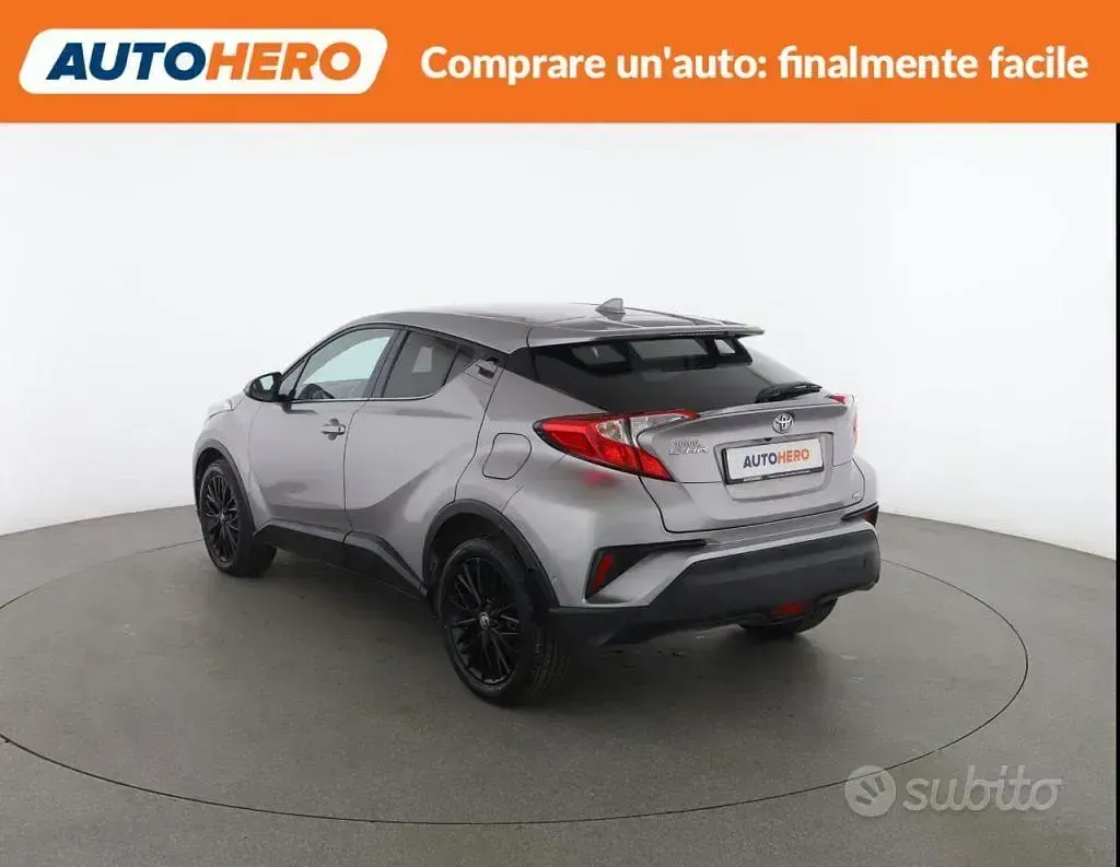 Usata Toyota C-HR 116 CV (85 kW) 2017 Grigio SUV