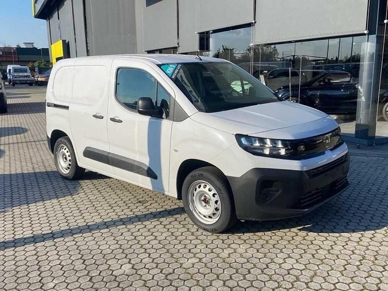Begagnad Opel Combo S 131 HK (96 kW) 2025 Minibuss