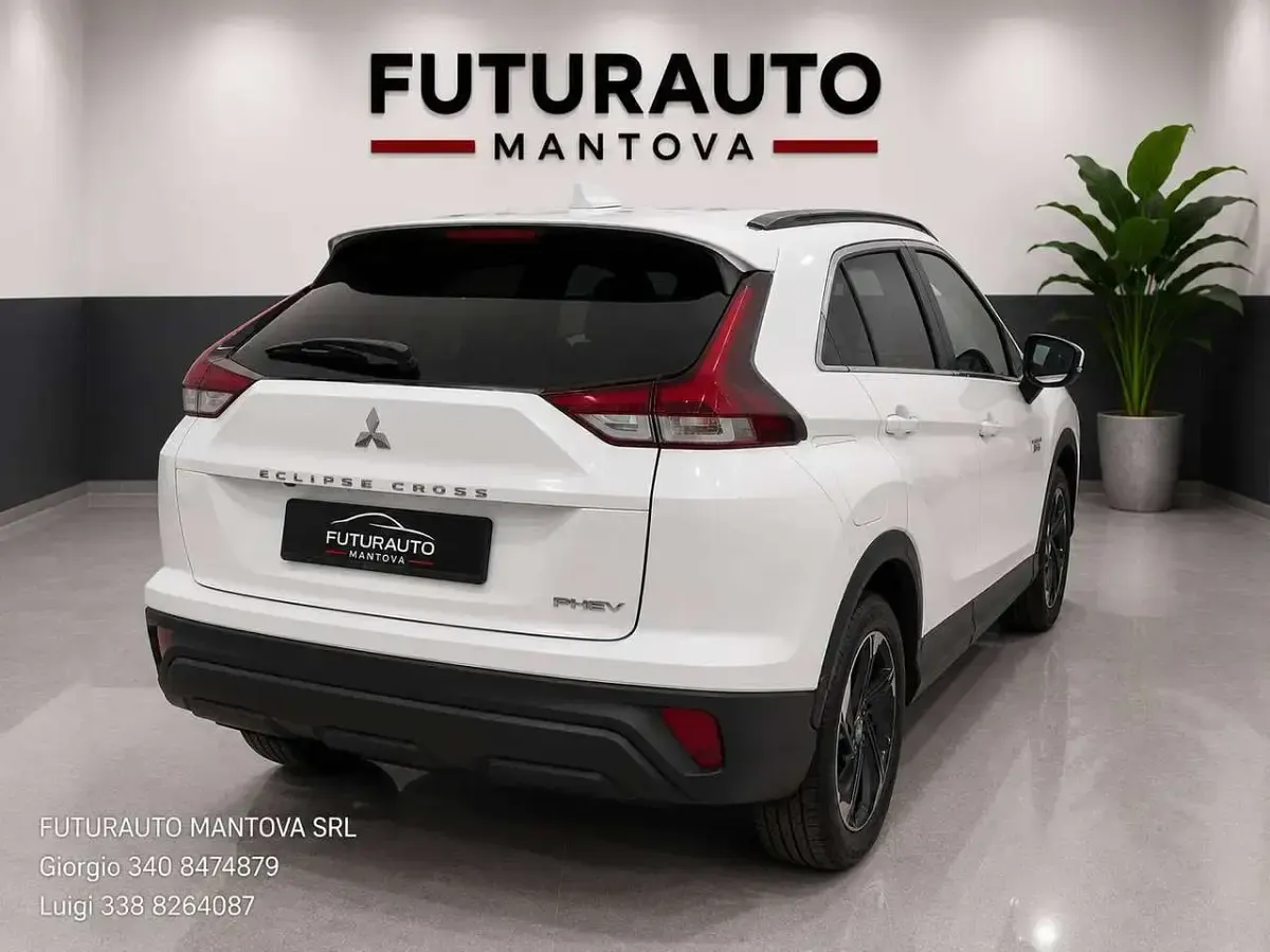 Usata Mitsubishi Eclipse Cross Intense 98 CV (72 kW) 2022 Bianco SUV