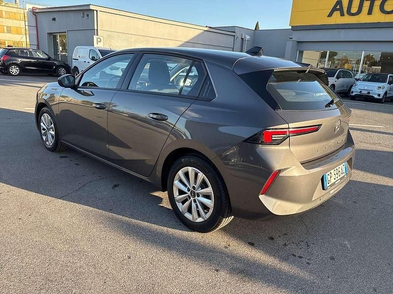 Usata Opel Astra Edition 110 CV (80 kW) 2023 Grigio Berlina