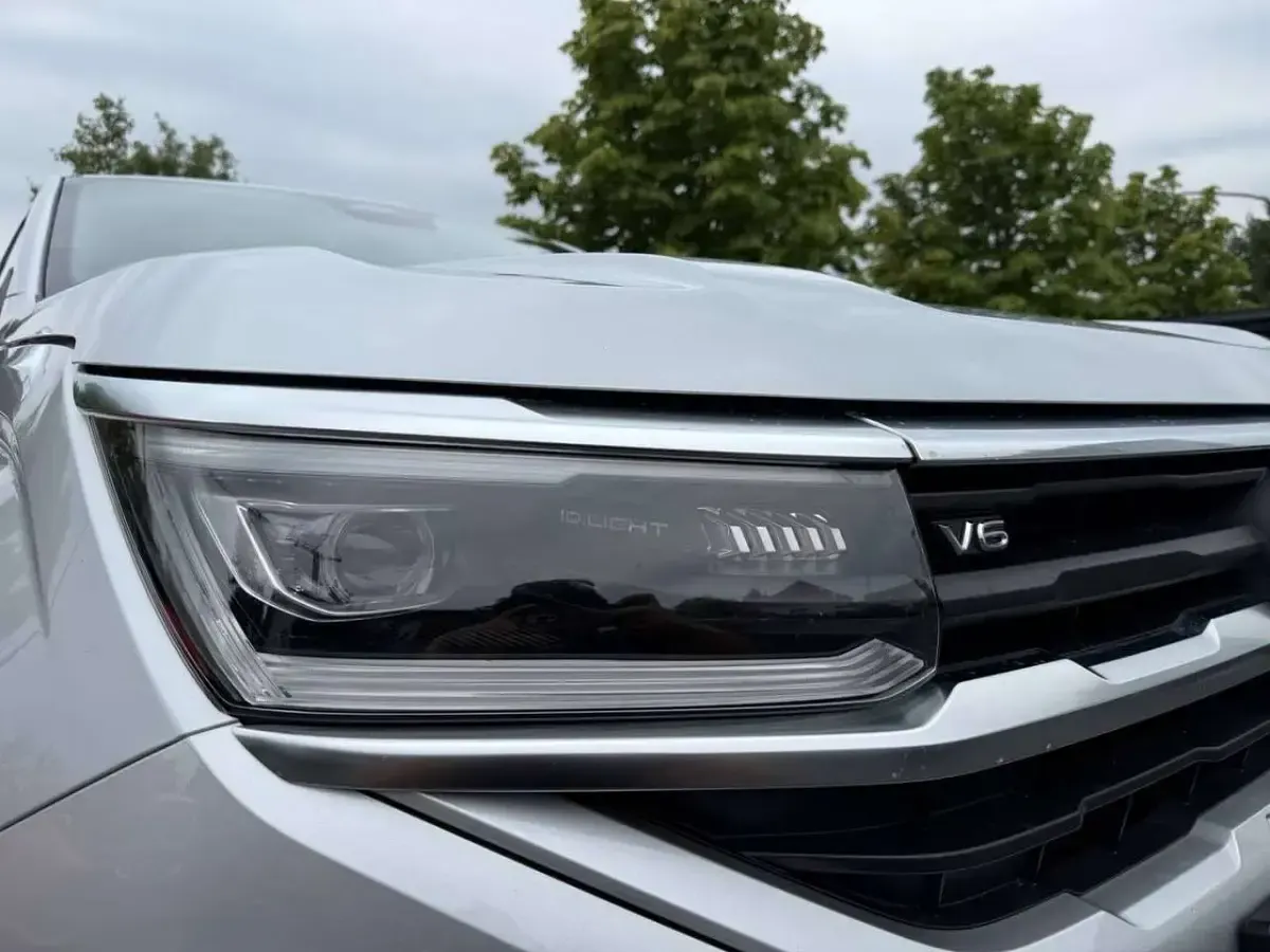 Usata VW Amarok Aventura 241 CV (177 kW) 2023 Argento Pick-up