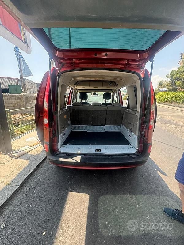 Usata Renault Kangoo 105 CV (77 kW) 2009 Rosso Monovolume