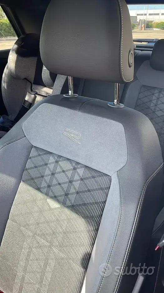 Usata VW T-Roc 150 CV (110 kW) 2023 Grigio SUV