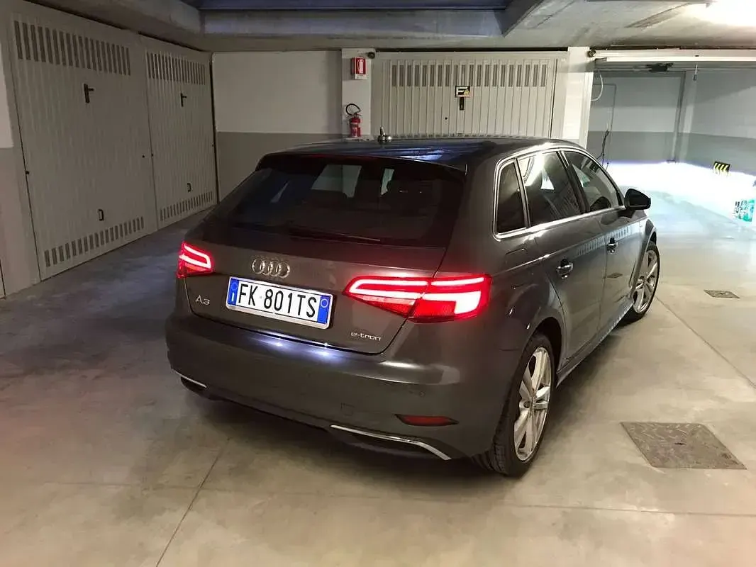 Usata Audi A3 Sportback e-tron Ambiente 150 CV (110 kW) 2017 Grigio Utilitaria
