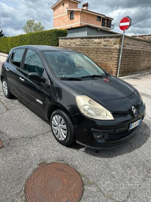 Usata Renault Clio II 75 CV (55 kW) 2009 Nero Utilitaria