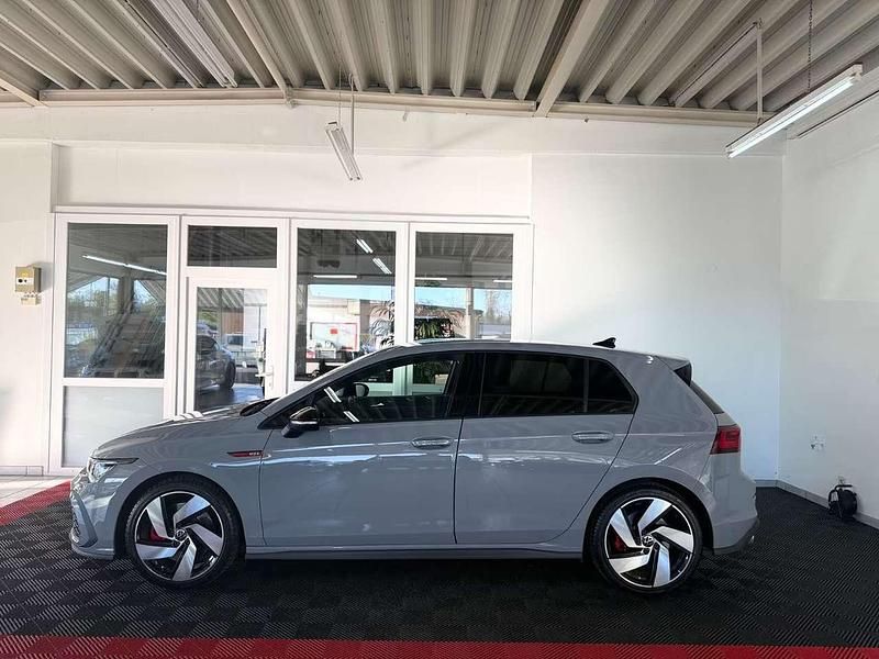 Usata VW Golf VIII GTI 245 CV (180 kW) 2024 Grigio Berlina