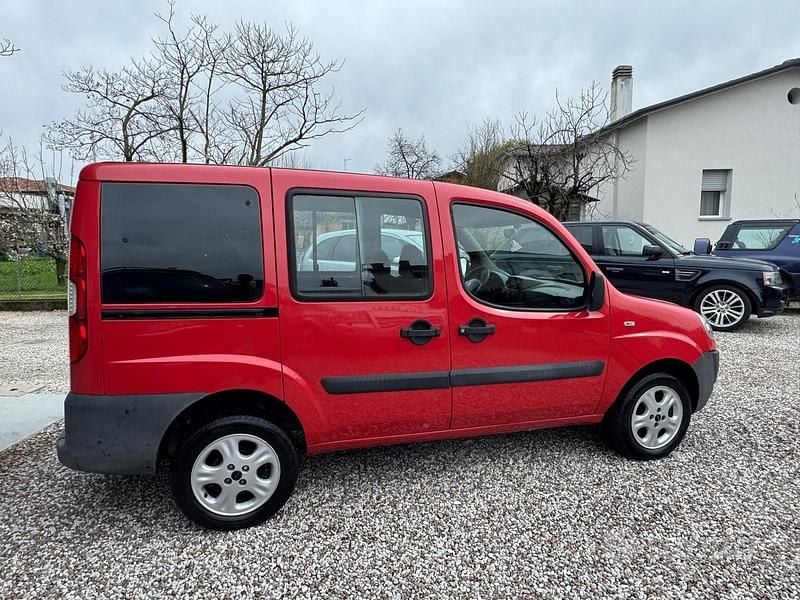 Usata Fiat Doblò Dynamic 84 CV (61 kW) 2006 Rosso Monovolume