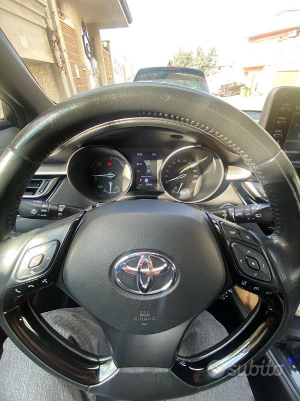 Usata Toyota C-HR 98 CV (72 kW) 2021 Bianco SUV