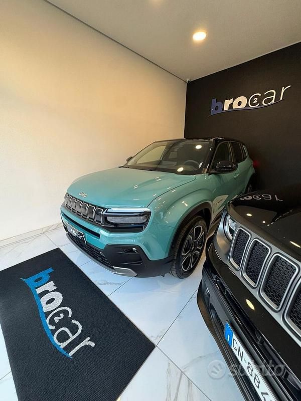 Usata Jeep Avenger Summit 100 CV (73 kW) 2024 Verde SUV