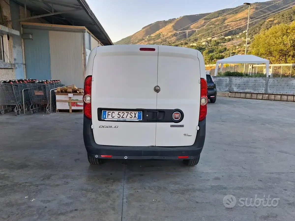 Usata Fiat Doblò 90 CV (66 kW) 2016 Bianco Monovolume
