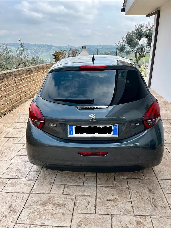 Usata Peugeot 208 Allure 82 CV (60 kW) 2016 Grigio Utilitaria