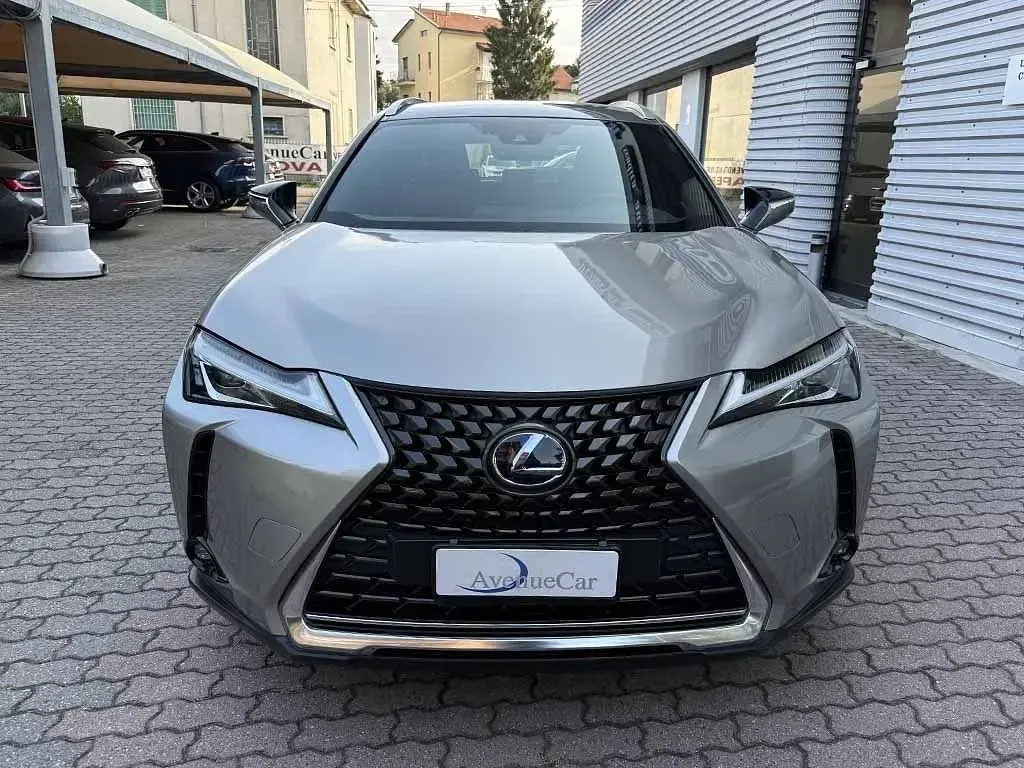 Usata Lexus UX 250h Business Edition 152 CV (111 kW) 2022 Grigio / metallizzato SUV