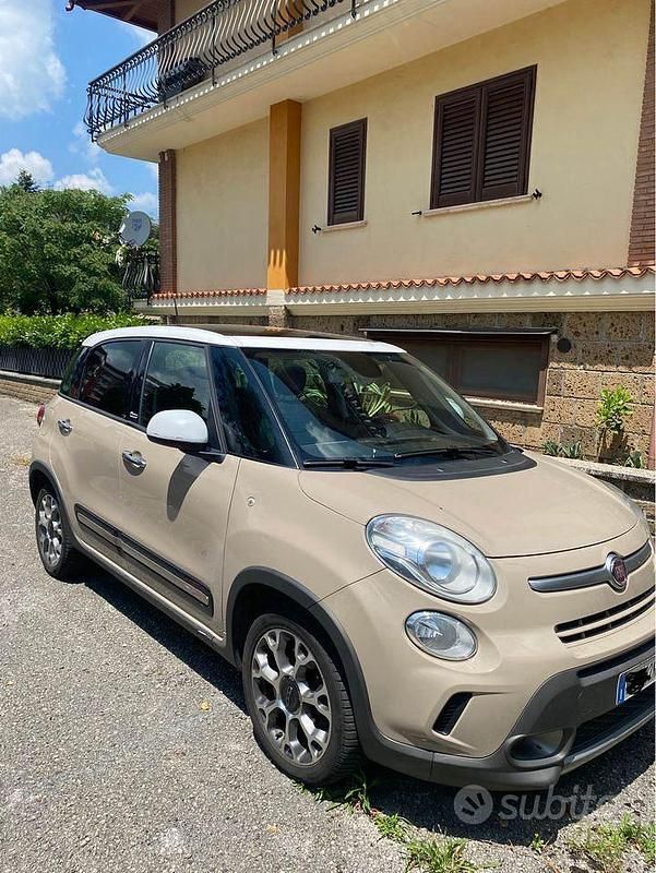 Usata 2014 Fiat 500L Trekking Monovolume | 8500 € (Cara) - Immagine 1/4