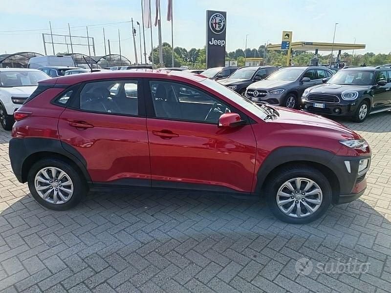 Usata Hyundai Kona Classic 120 CV (88 kW) 2020 Rosso SUV