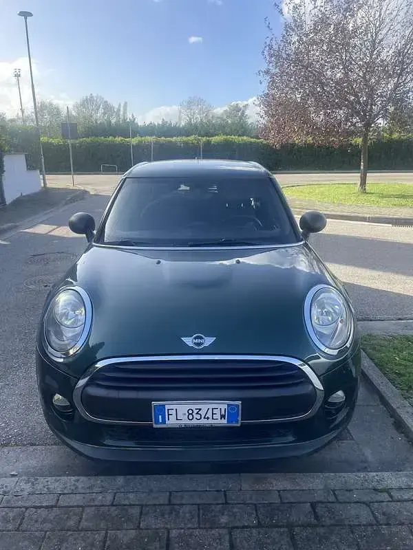 Begagnad Mini ONE 102 HK (75 kW) 2017 Grön Halvkombi