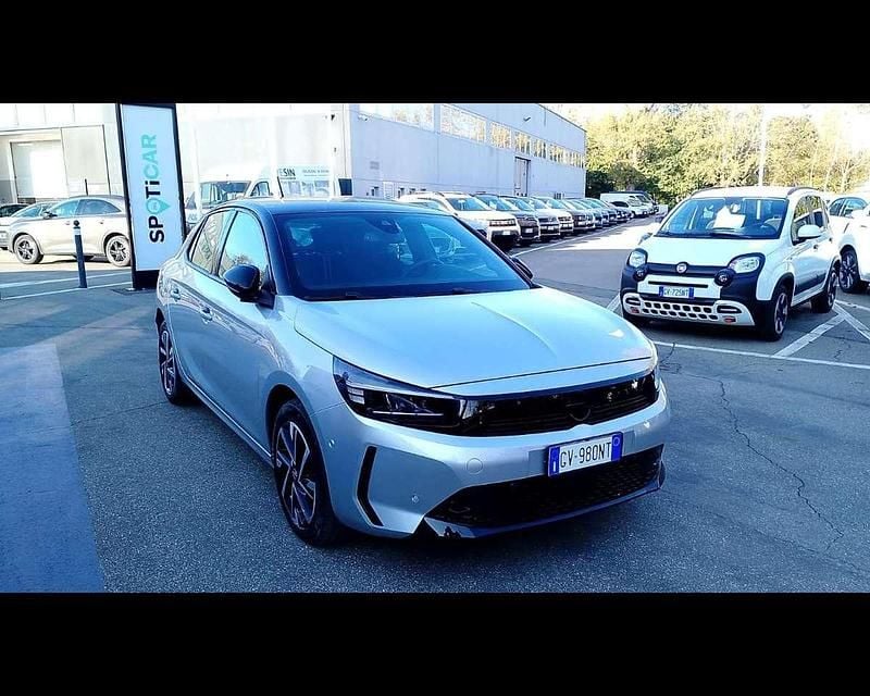 Usata Opel Corsa 101 CV (74 kW) 2024 Argento Berlina