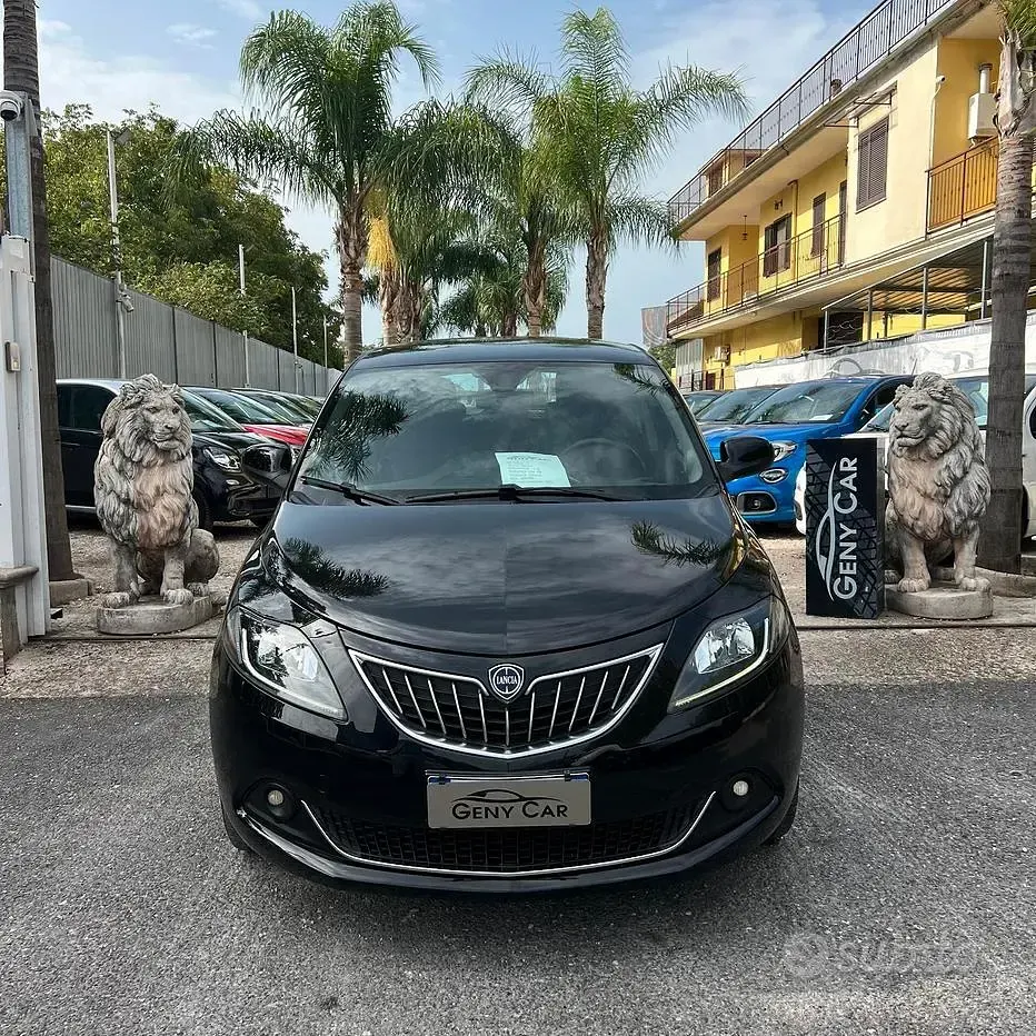 Usata Lancia Ypsilon Silver 69 CV (50 kW) 2022 Nero Utilitaria