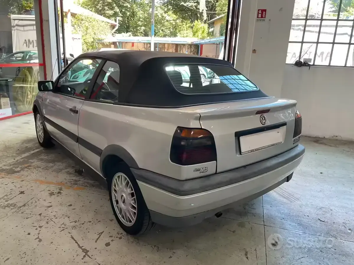 Usata VW Golf Cabriolet Highline 101 CV (74 kW) 1998 Grigio Cabrio