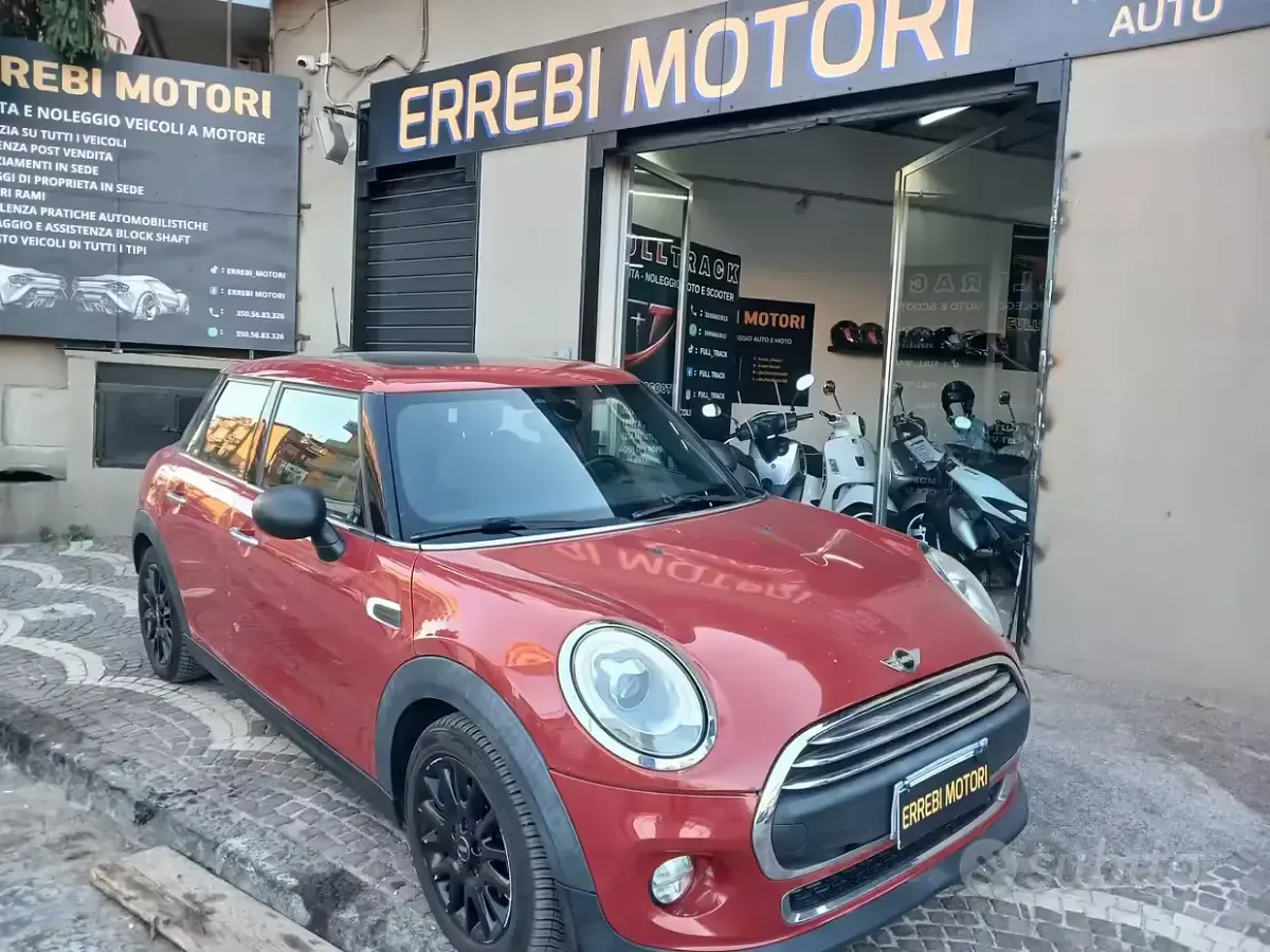 Usata Mini Cooper D 95 CV (69 kW) 2017 Rosso Utilitaria