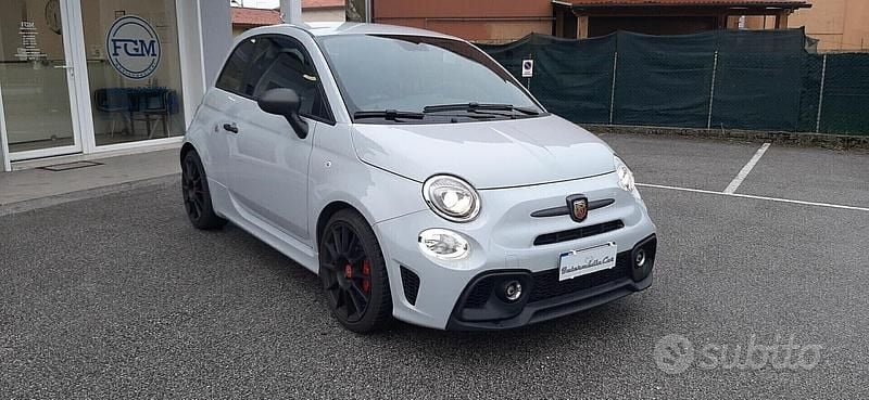 Usata Abarth 695 180 CV (132 kW) 2024 Grigio Utilitaria