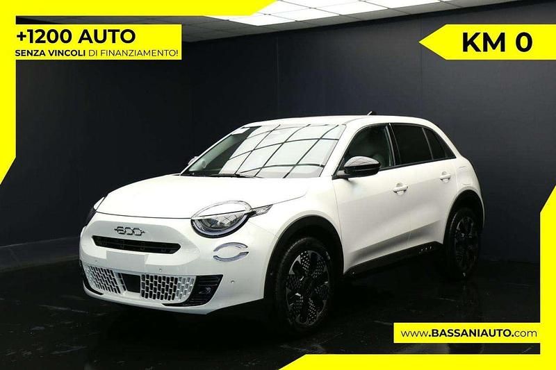 Bianco Nuova 2025 Fiat 600 La Prima SUV | 24.950 € - Immagine 1/4