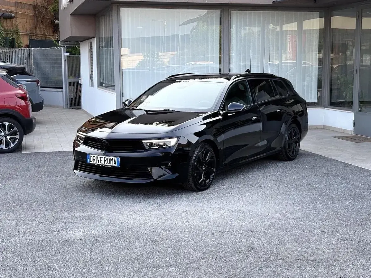 Usata Opel Astra 130 CV (95 kW) 2024 Nero Utilitaria
