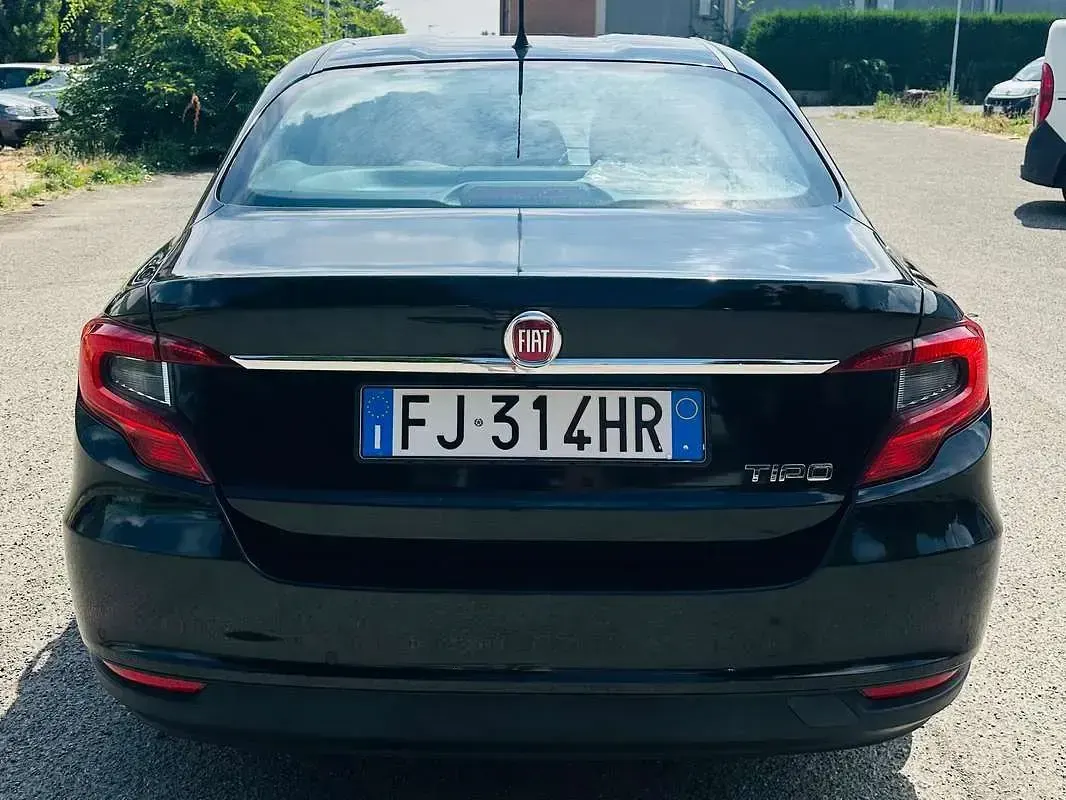 Usata Fiat Tipo Opening Edition 95 CV (69 kW) 2017 Nero Berlina