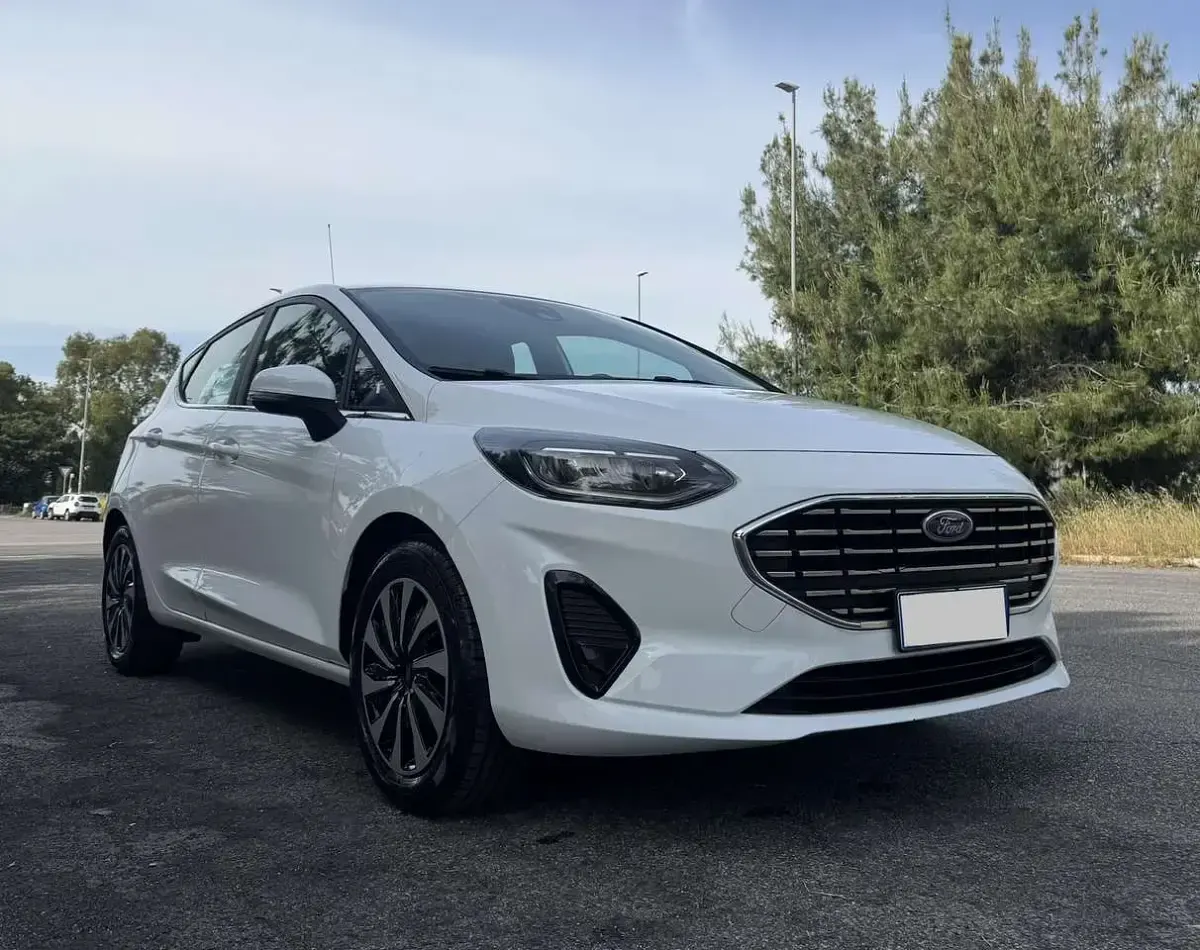 Second-hand Ford Fiesta Titanium 125 CP (91 kW) 2023 Alb Hatchback