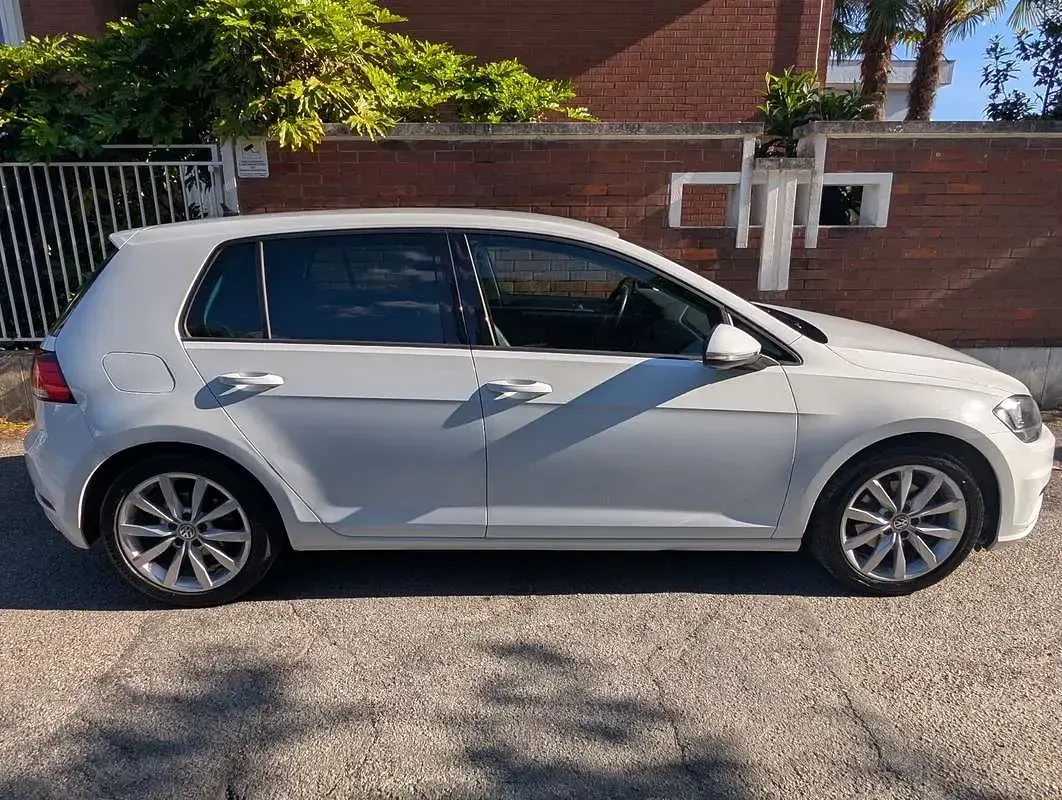 Gebraucht VW Golf VII Highline 150 PS (110 kW) 2018 Limousine