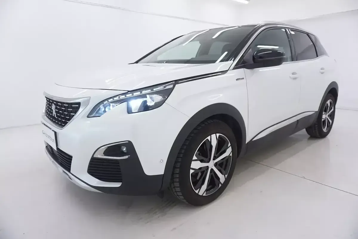 Usata Peugeot 3008 GT-line 131 CV (96 kW) 2019 Biancobianco SUV