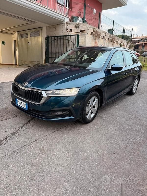 Blu Usata 2021 Skoda Octavia Station wagon | 17.400 € (Buon prezzo) - Immagine 1/4