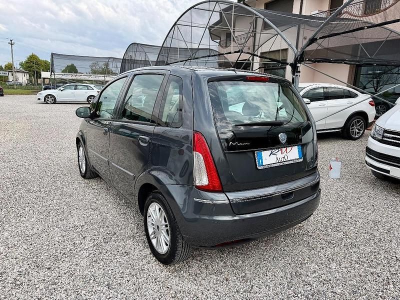 Usata Lancia Musa 95 CV (69 kW) 2011 Nero Monovolume